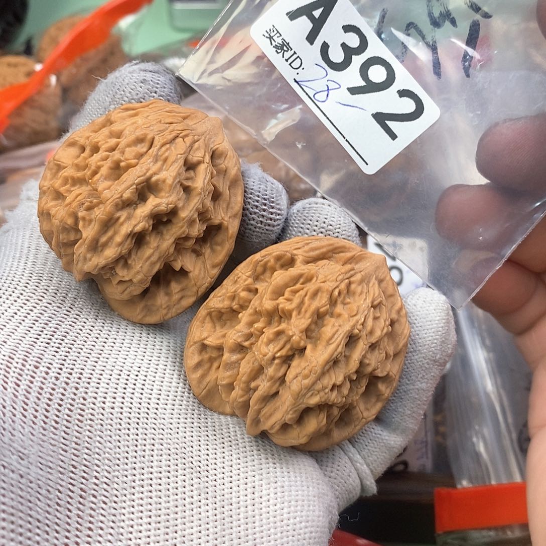 桃核把件麦虎42尺。