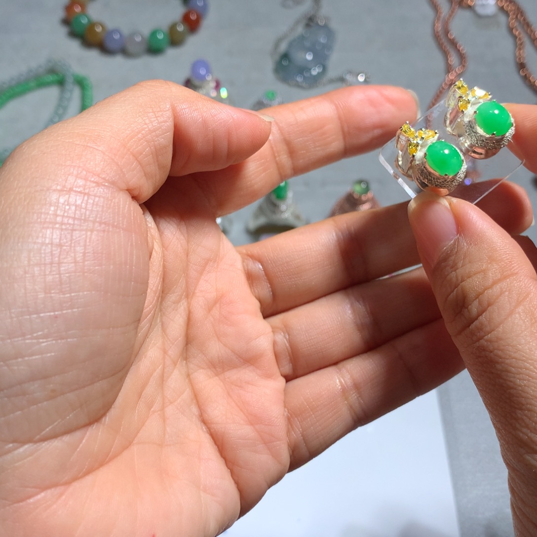 定制翡翠未镶嵌天然翡翠