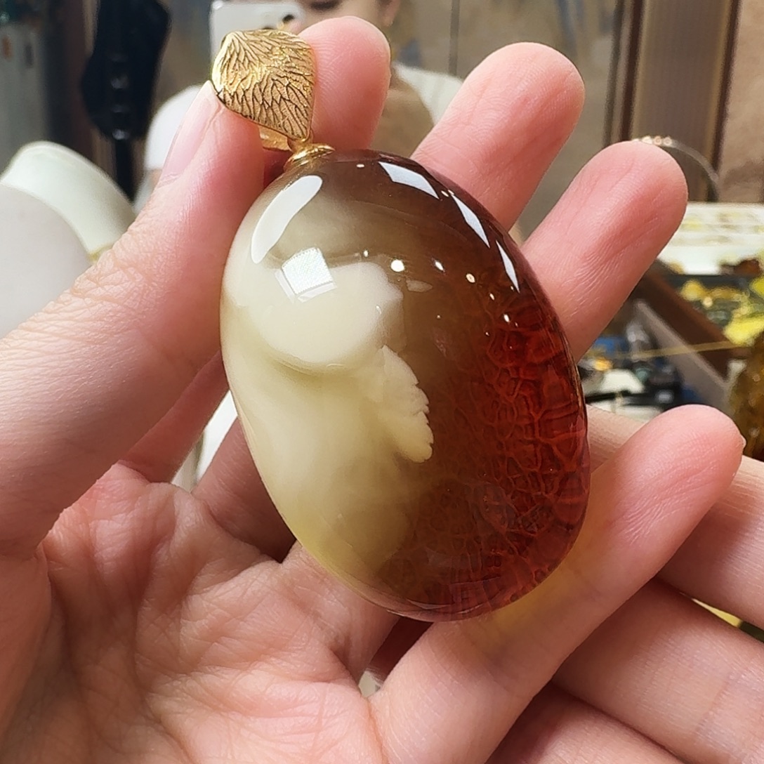 琥珀未镶嵌颈饰吊坠