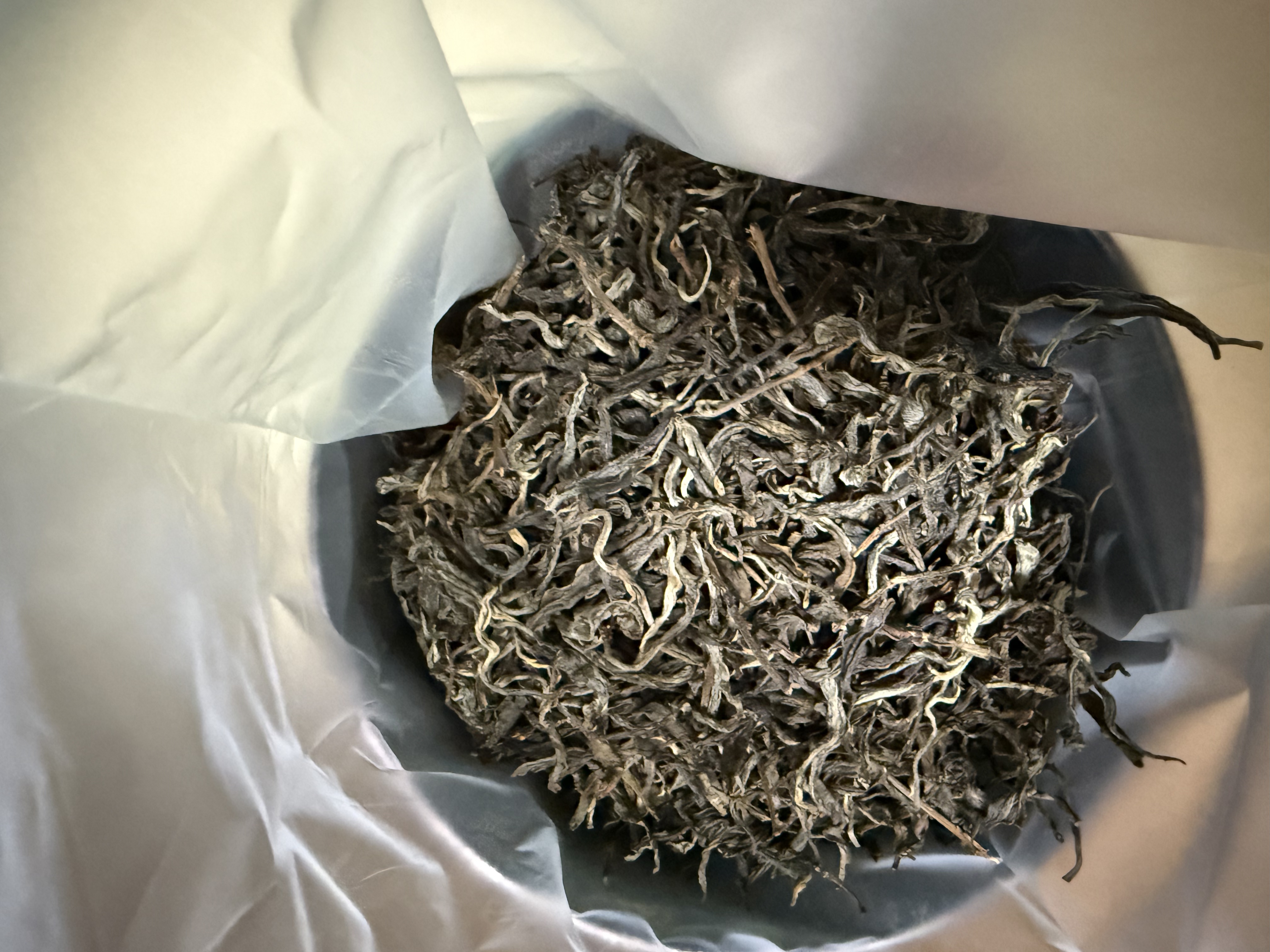 捡漏2025年弯弓秘境 普洱生茶散茶250g/罐