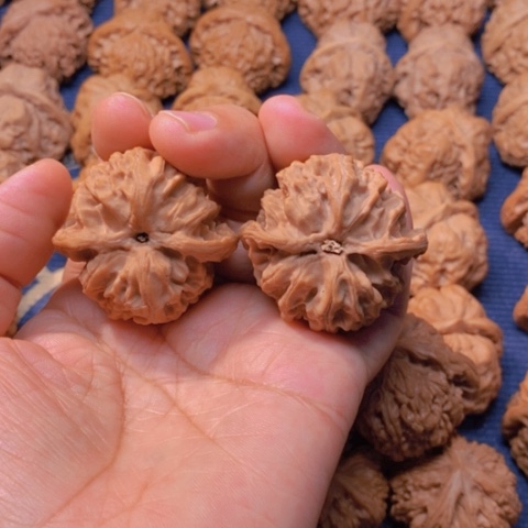 【闪购商品】吊坠文玩核桃K***！苹果42