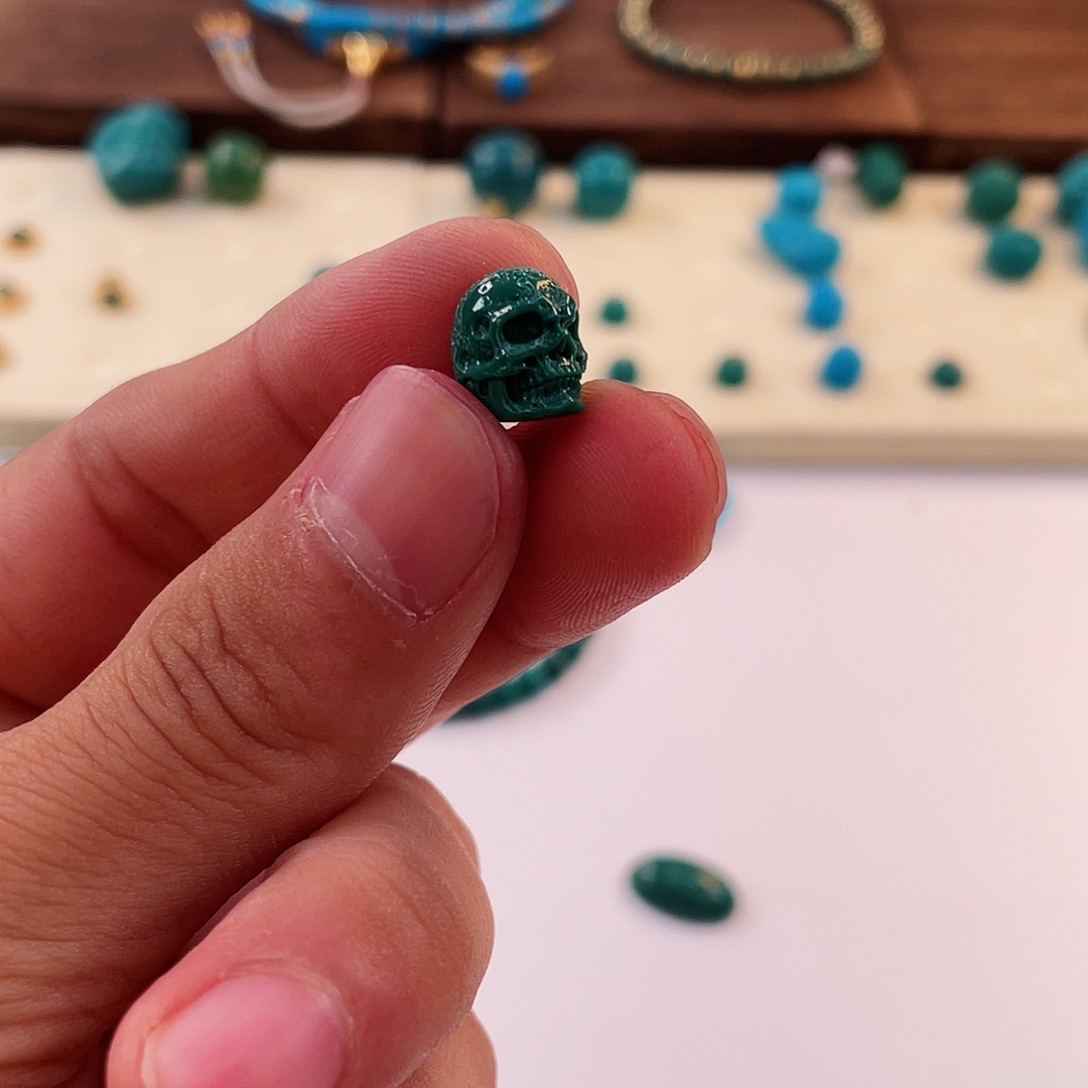 绿松石颈饰未镶嵌