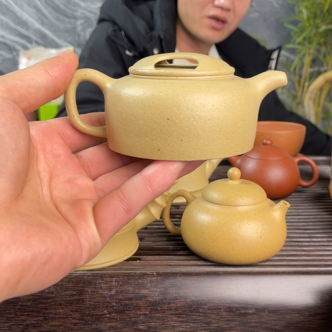 紫砂茶壶绿泥牛盖