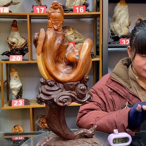 柏木（崖柏）厨****)太行崖柏陈化料摆件