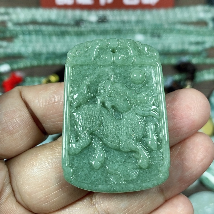 【闪购商品】翡翠颈饰未镶嵌玉吊坠翡翠玉麒麟牌