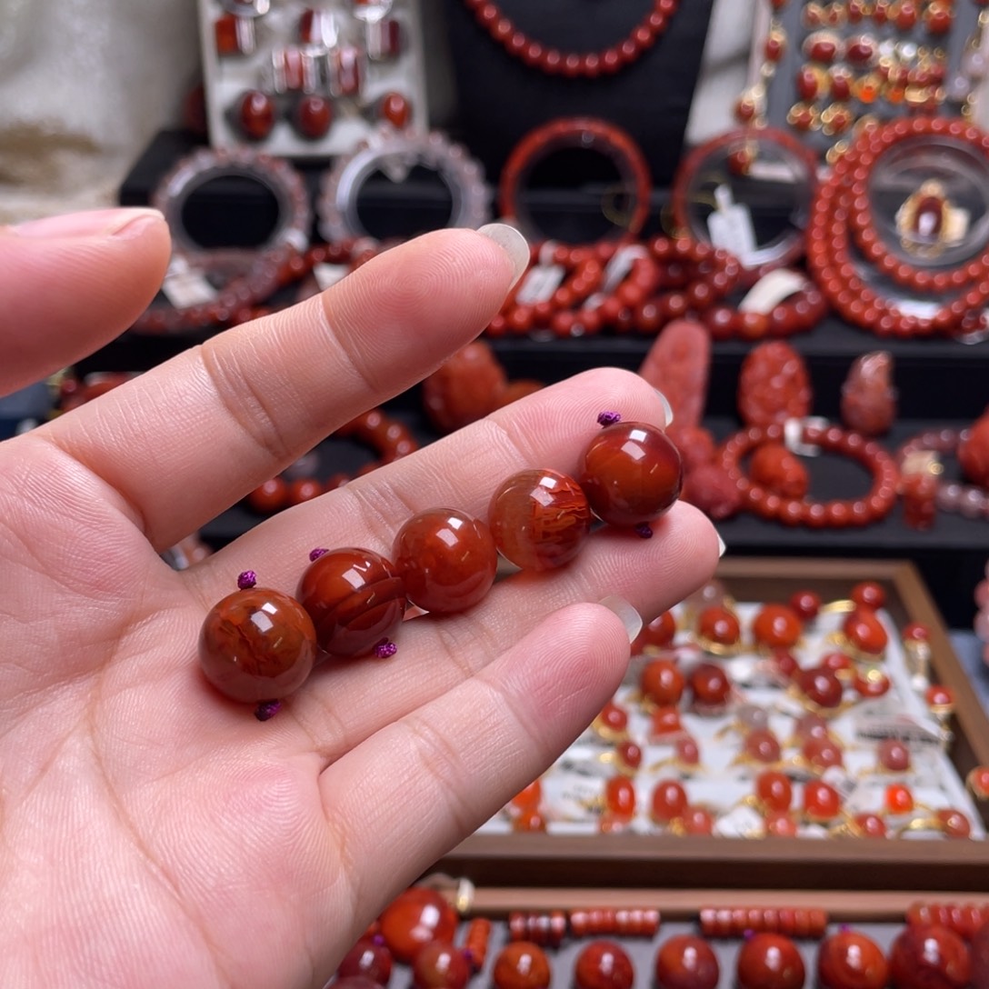 小***羊南红玛瑙未镶嵌圆珠14mm