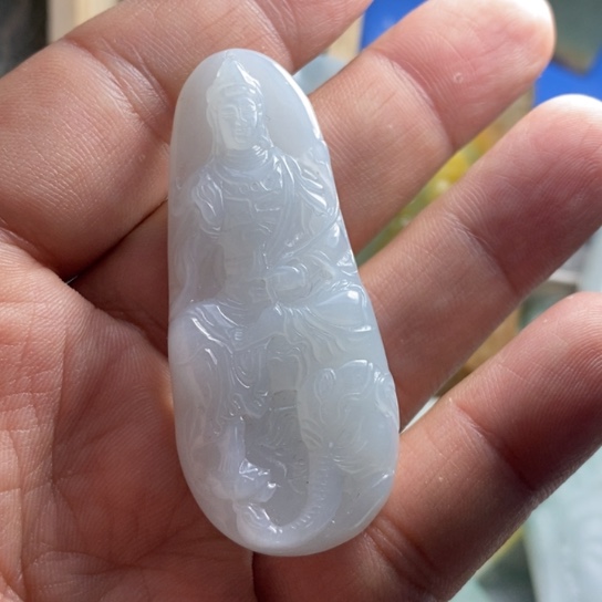 翡翠颈饰未镶嵌屡**鲜观音