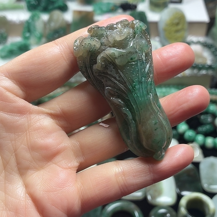 独山玉未镶嵌吊坠