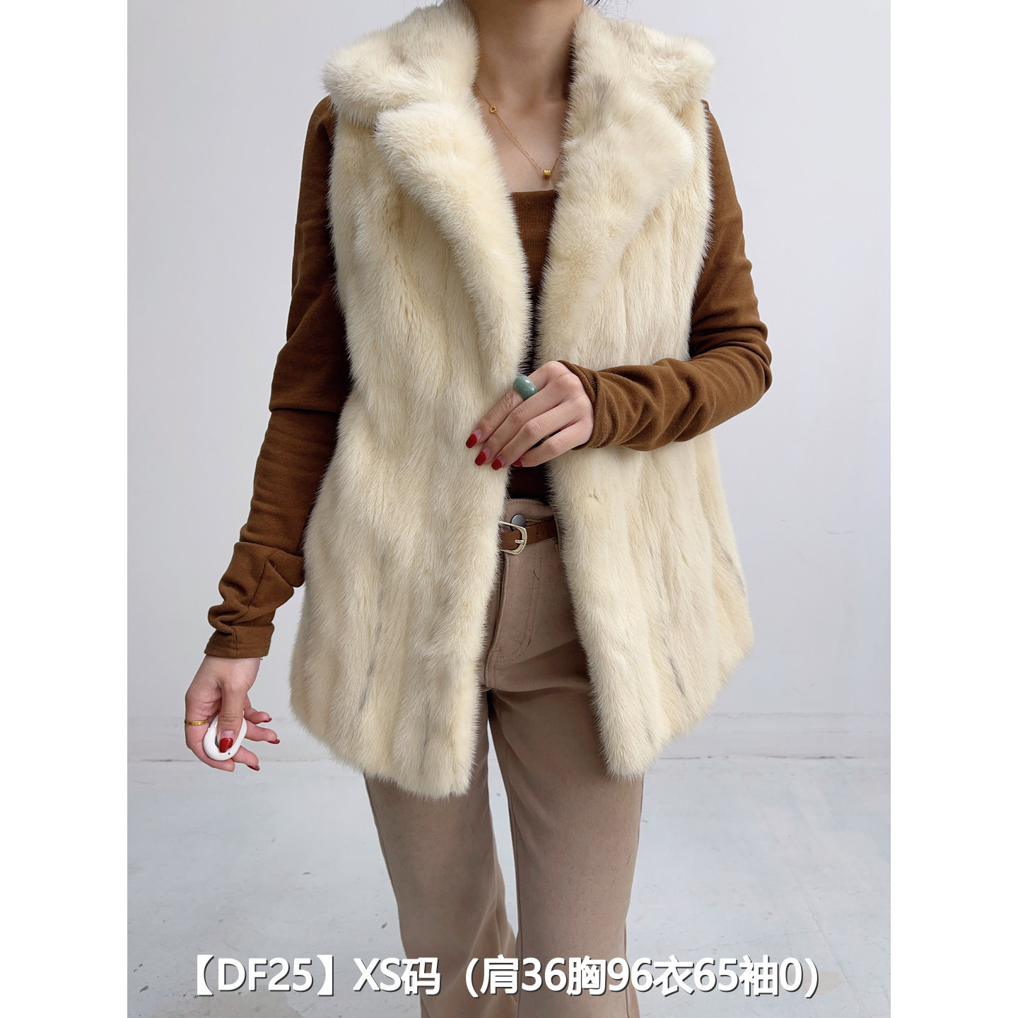 【DF25】S 奶油米短款十字貂水貂毛大衣女 西装领马甲 52025
