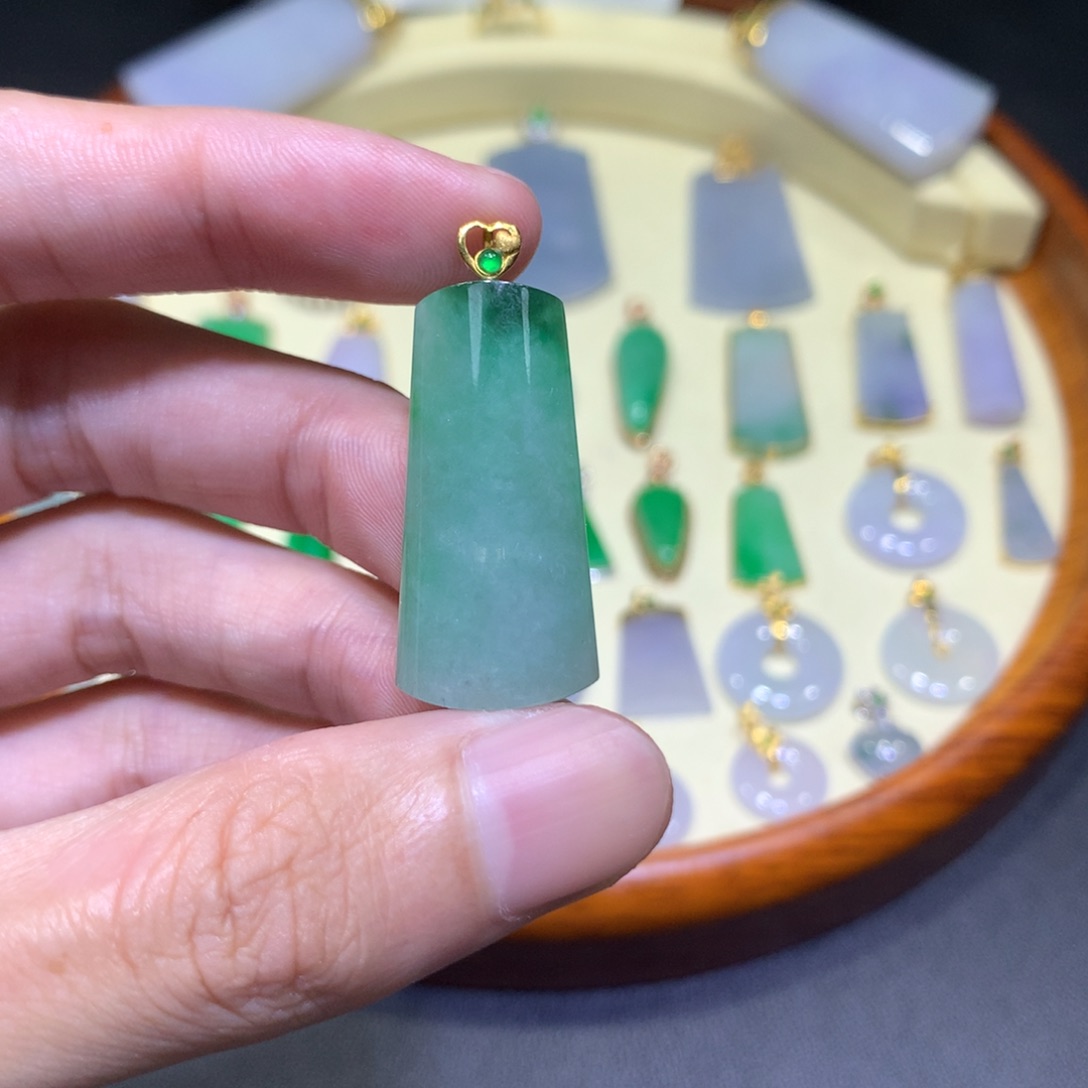翡翠18K金镶嵌吊坠(不含链)