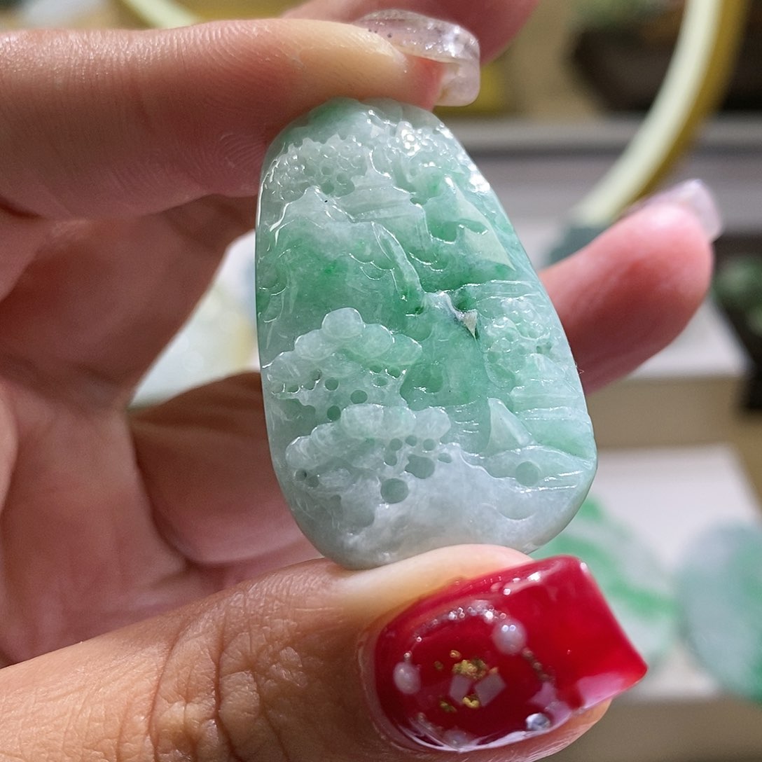 【闪购商品】翡翠颈饰未镶嵌山水