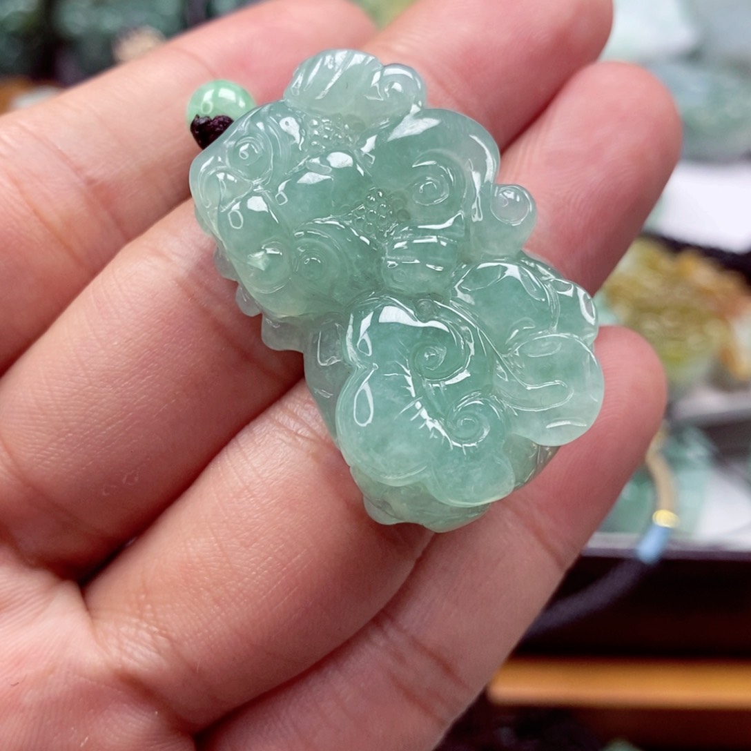 翡翠颈饰未镶嵌翡翠