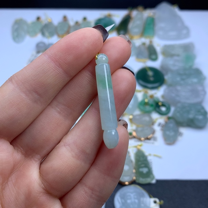 翡翠颈饰未镶嵌翡翠