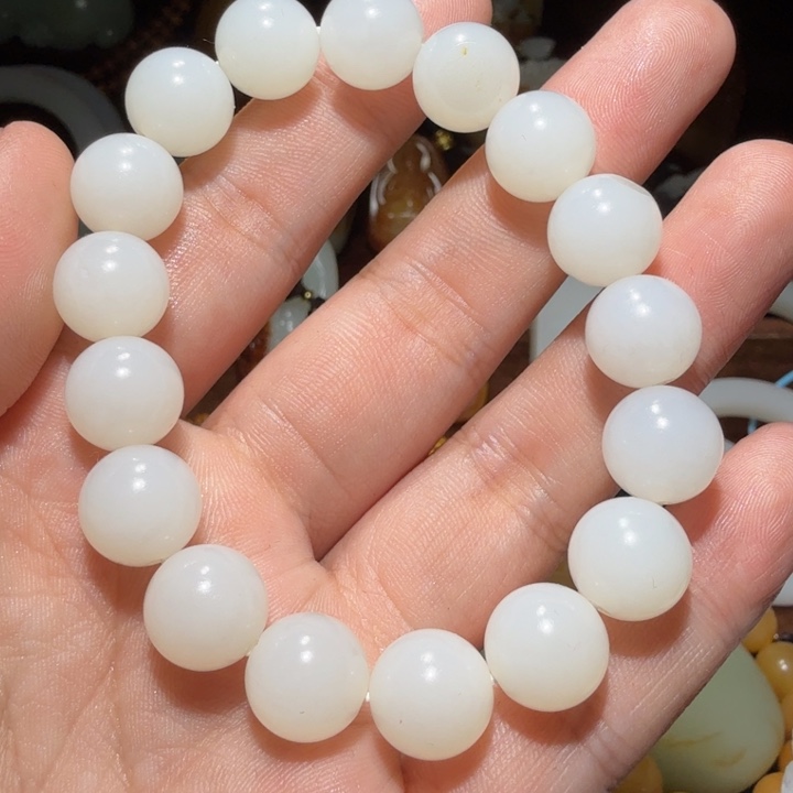 和田玉颈饰未镶嵌纳****带