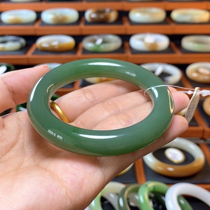 和田玉手镯未镶嵌54-55圈