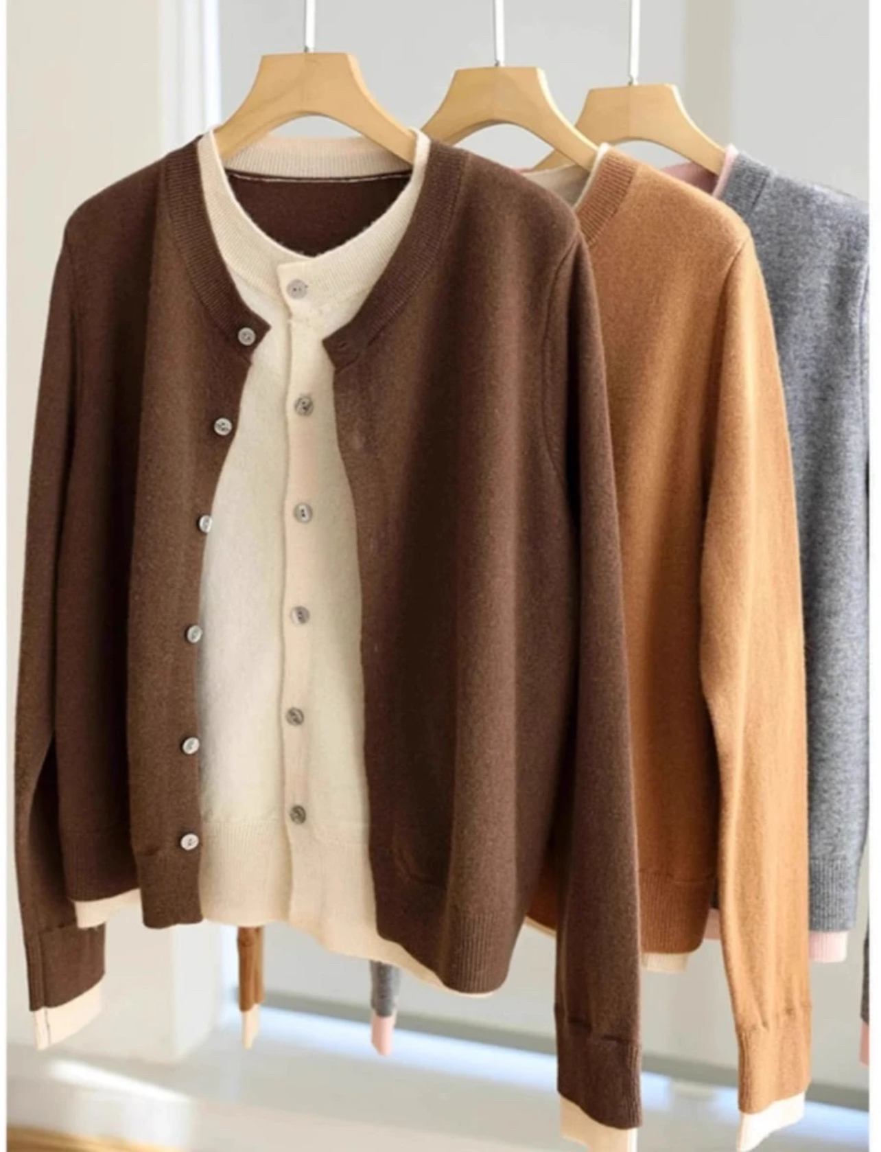 CHAO级推荐！美拉德咖色圆领羊毛衫女秋冬针织羊绒毛衣开衫上衣