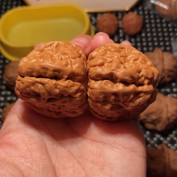 把件文玩核桃一线天开背八腿蛙王