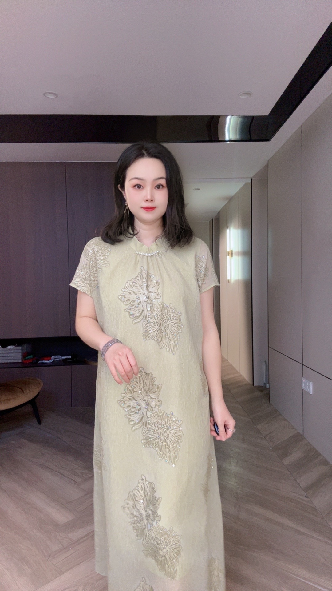25117Q串珠绣花散片女士显瘦中长款百搭连衣裙