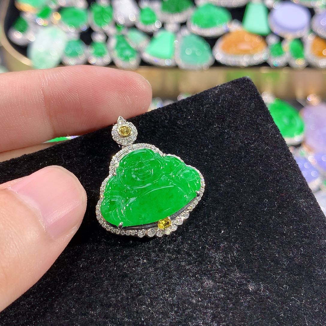 翡翠18K金镶嵌颈饰