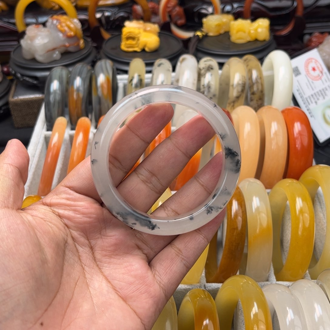 石英质玉（黄龙玉）手镯未镶嵌木****麻