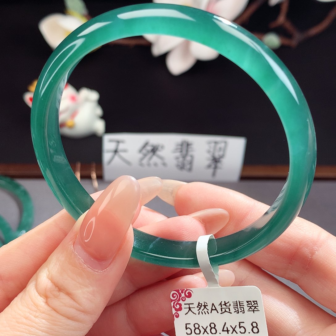 翡翠手镯（圆镯）未镶嵌