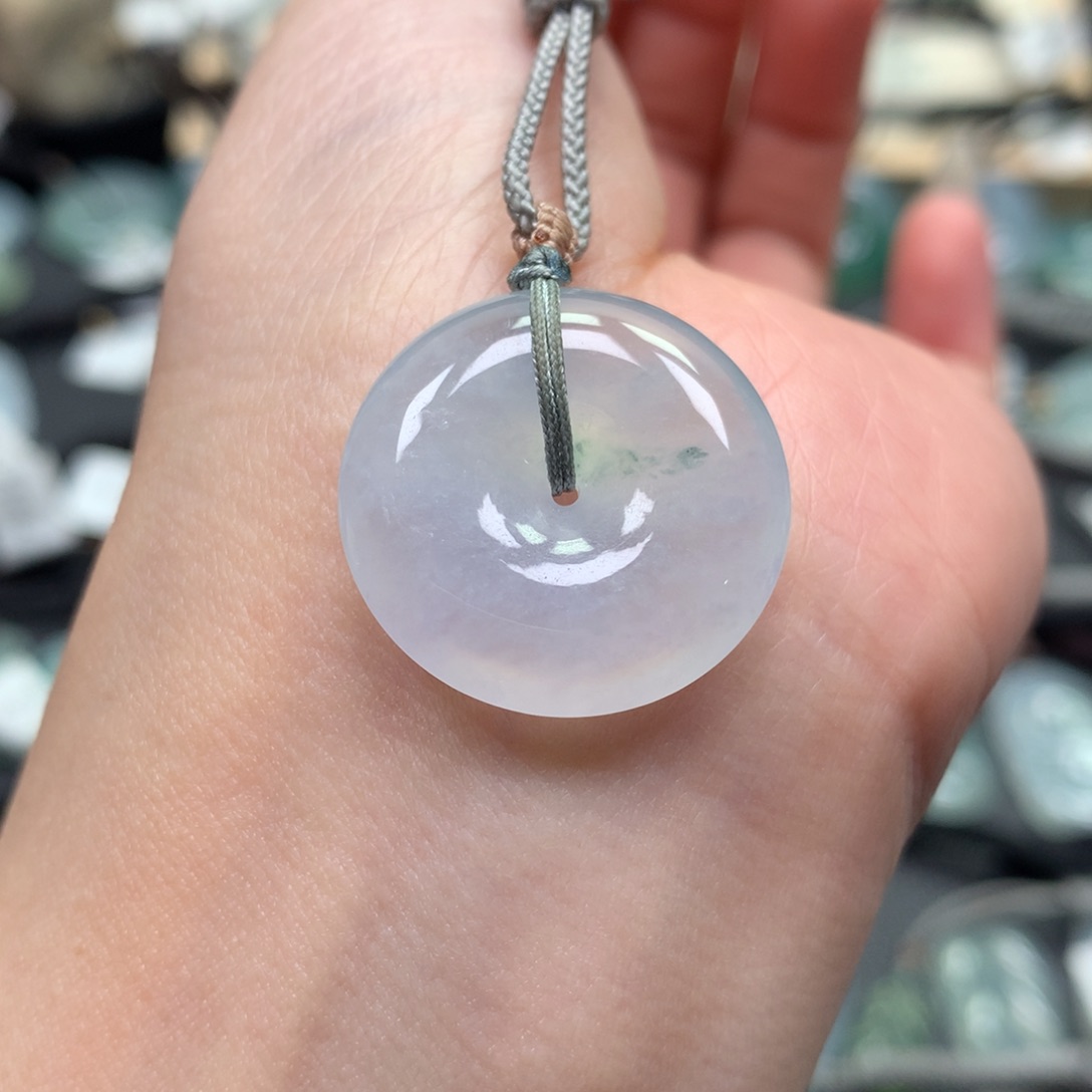 翡翠颈饰未镶嵌扣子