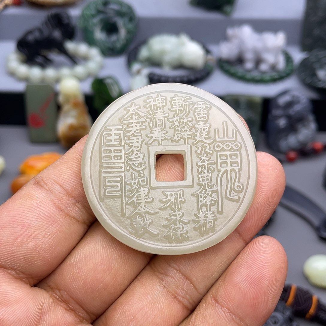 和田玉未镶嵌颈饰