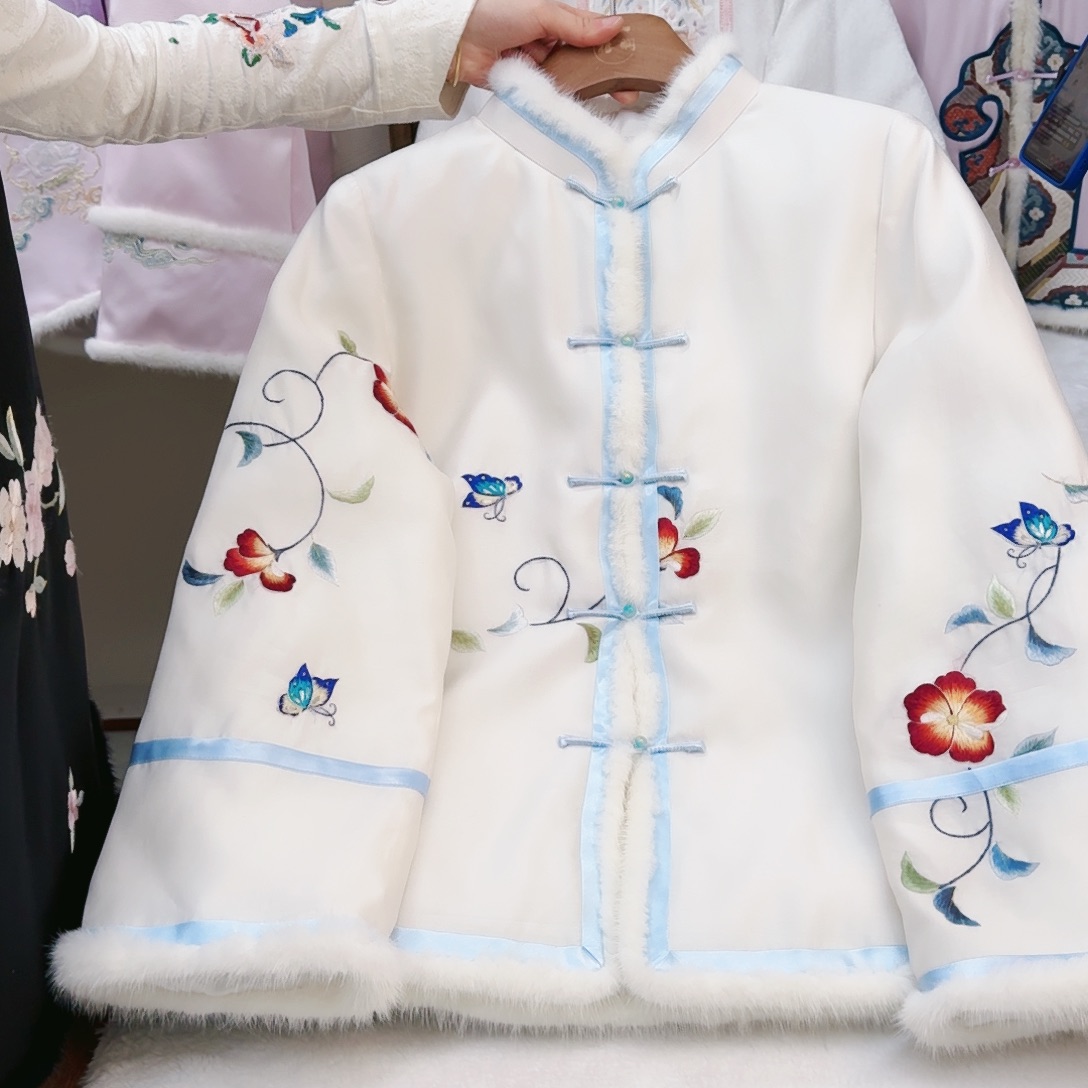 织绣真丝真丝白色棉服