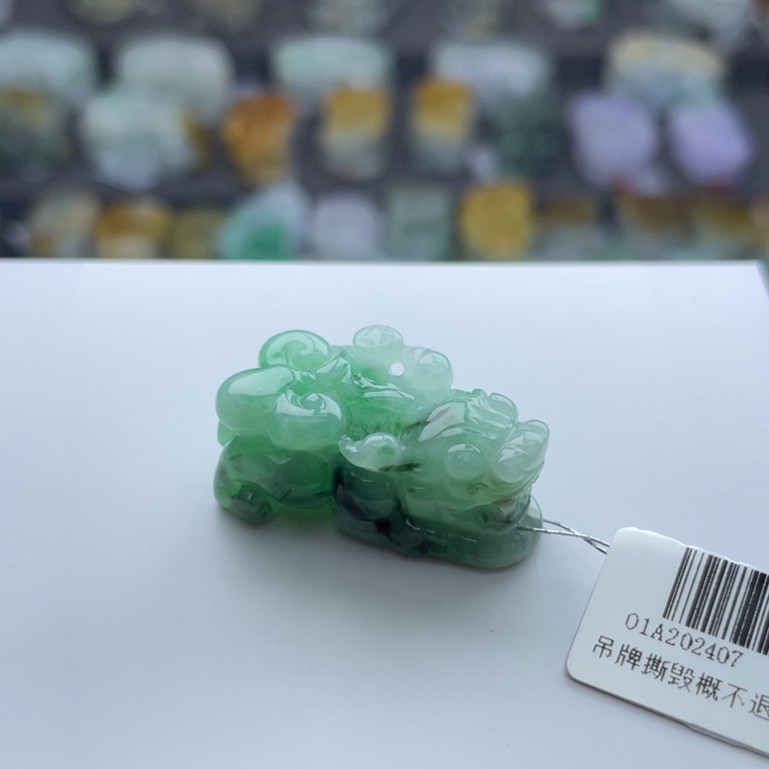 翡翠颈饰未镶嵌貔貅