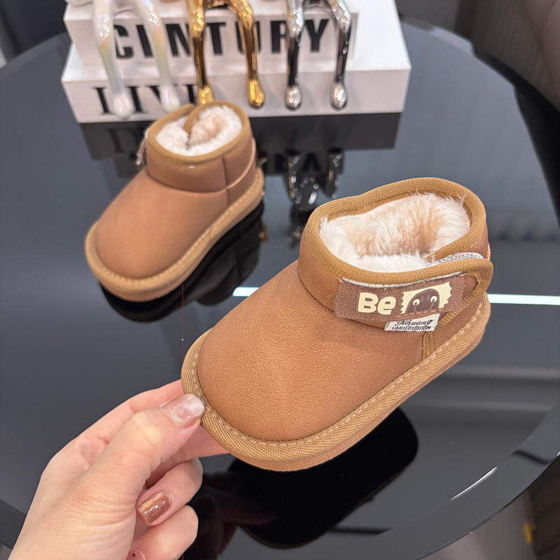 冬季新款宝宝鞋子1-3岁软底加厚保暖雪地靴婴儿小童中帮棉鞋卡通