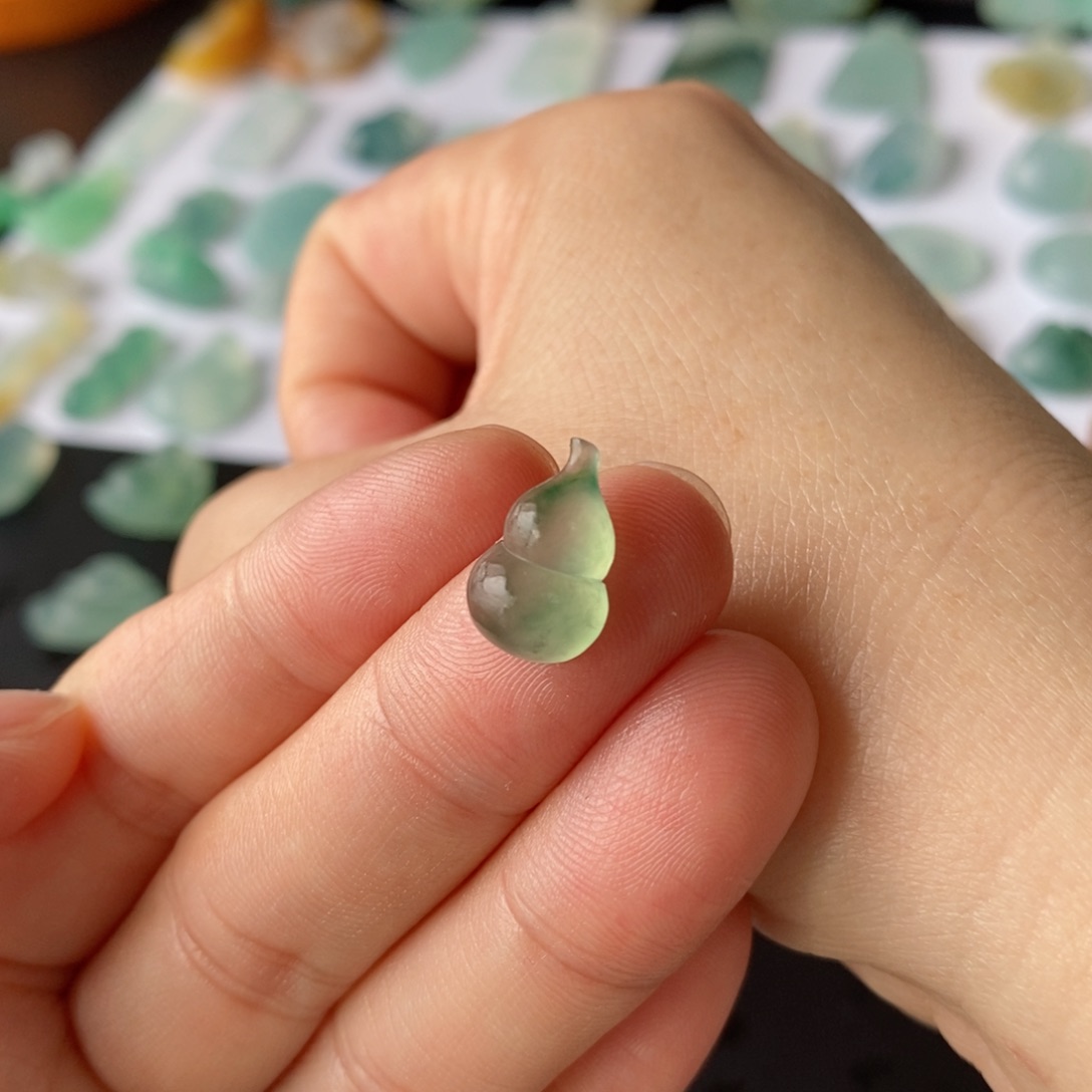 定制翡翠未镶嵌葫芦