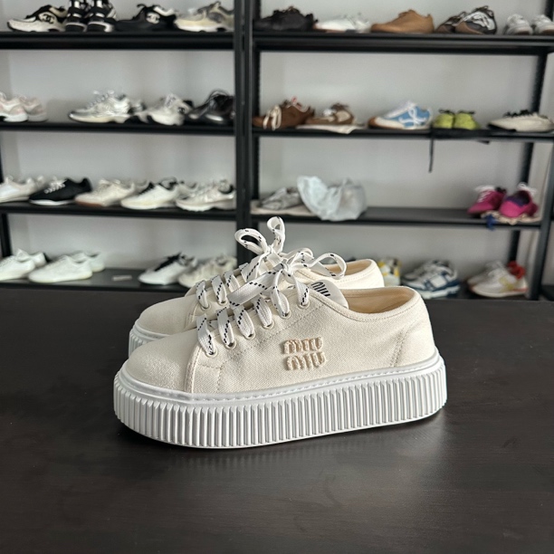 99新 MIU MIU/缪缪 miumiu缪缪25s新款白色厚底饼干鞋
