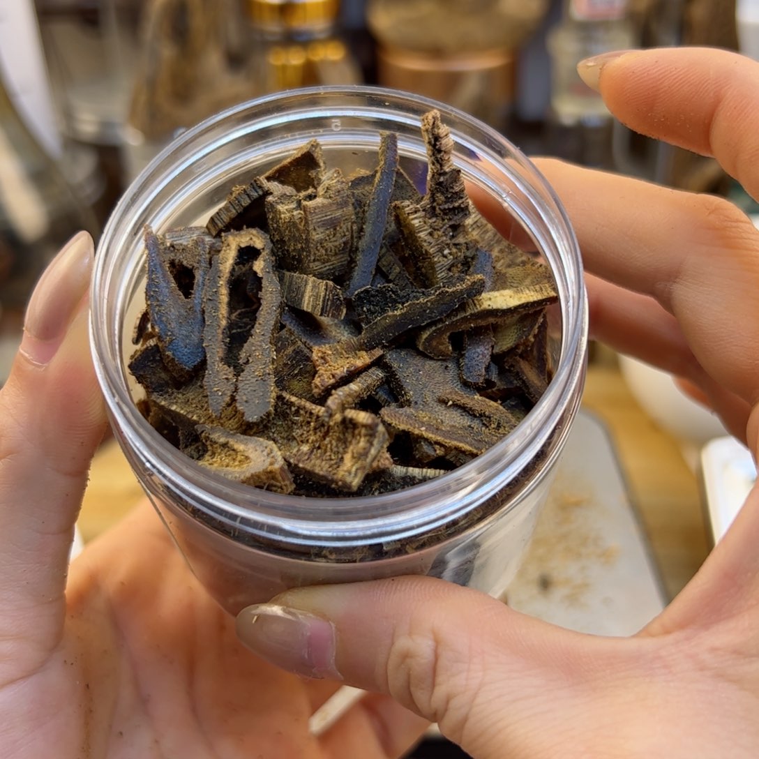 沉香木摆件奇楠沉香莺歌绿车珠碎料50克