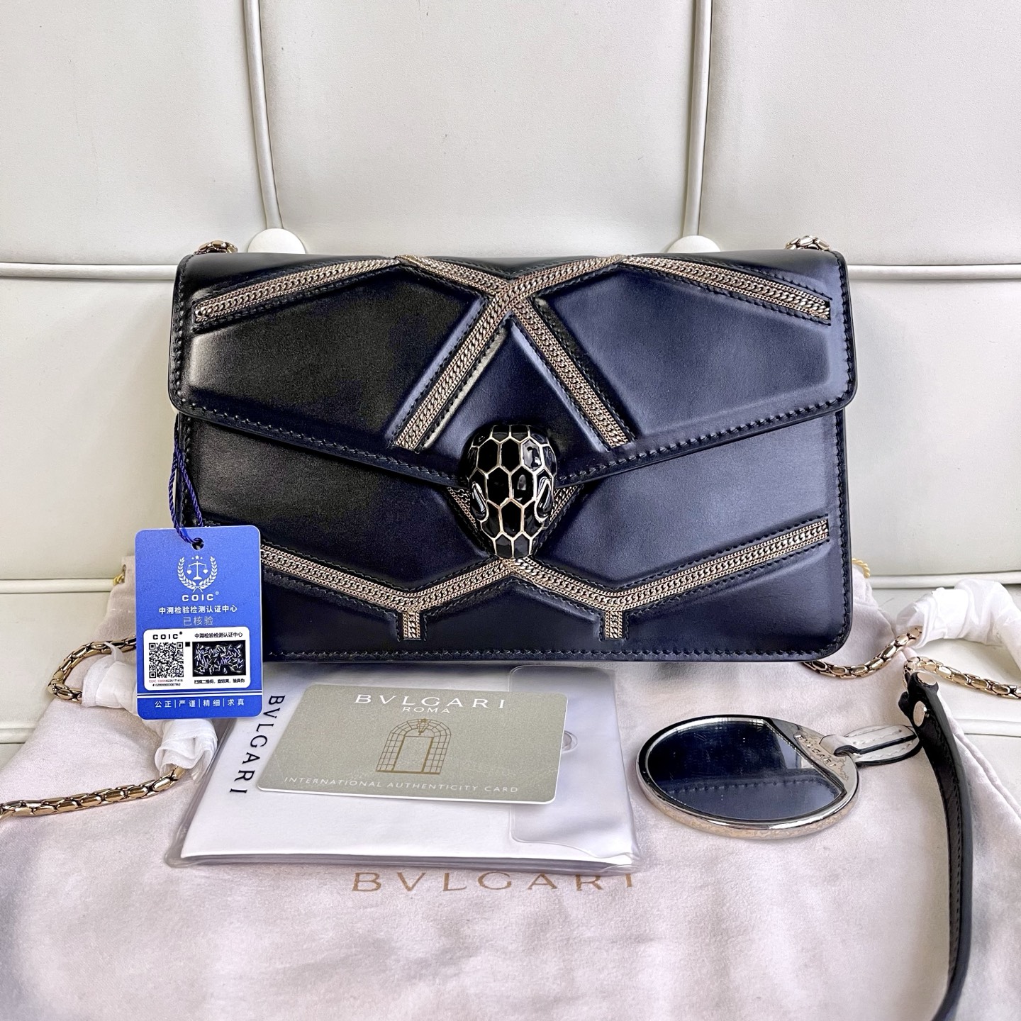 95新 BVLGARI/宝格丽 120006 宝格丽黑色蛇头斜挎包