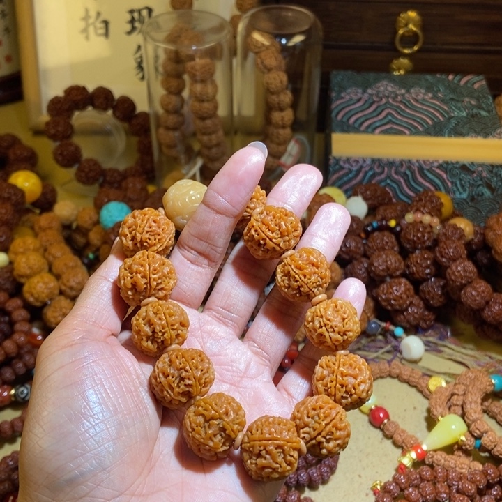 吊坠金刚菩提196半玉化