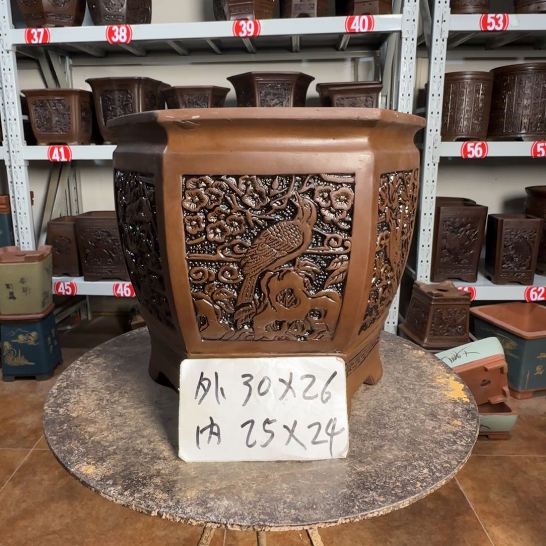 紫砂花盆，有1厘米左右尺寸差距，有色差