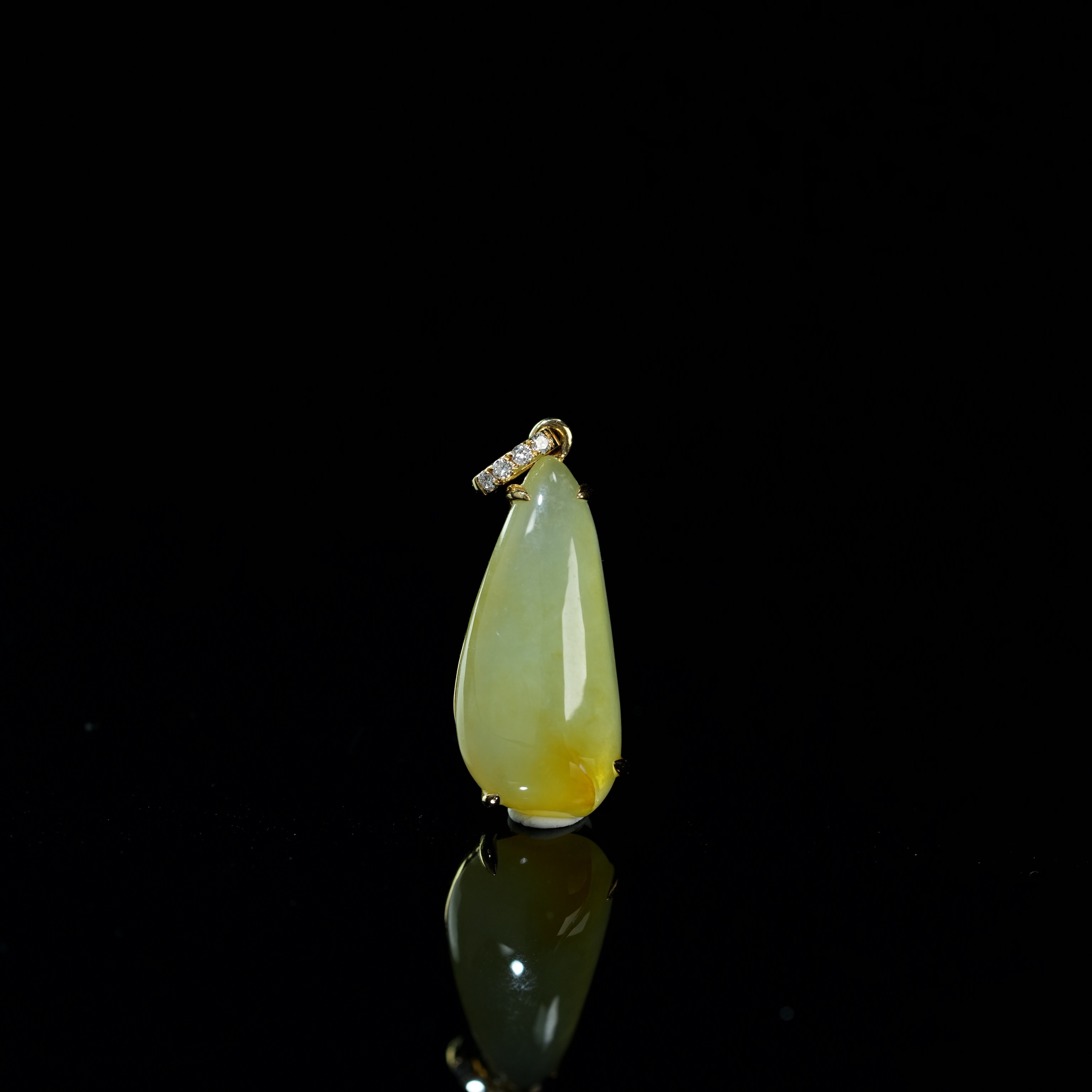 YQR043  冰黄随形吊坠翡翠挂件