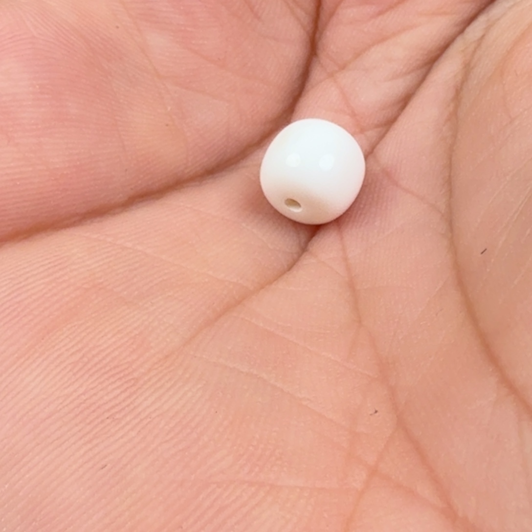 琥珀未镶嵌裸石7.5*8.3油漆白老型