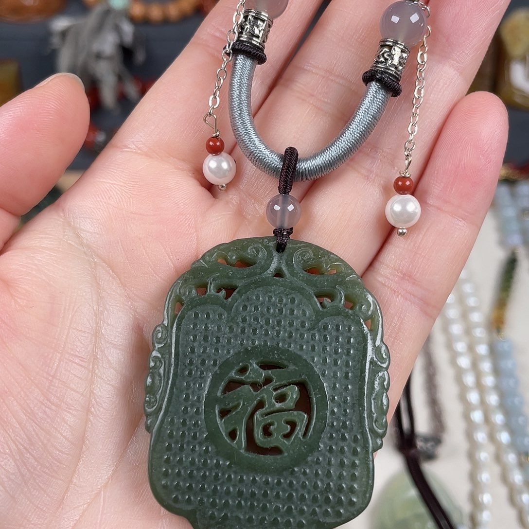 和田玉未镶嵌颈饰