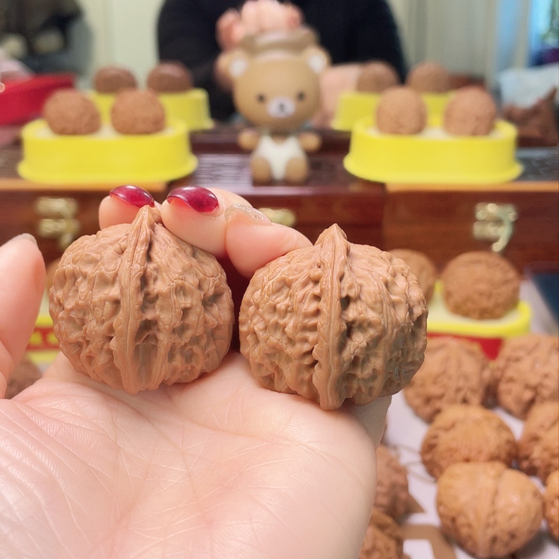 文玩核桃吊坠白狮子37