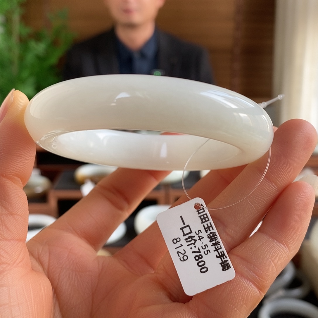 和田玉未镶嵌手镯8129