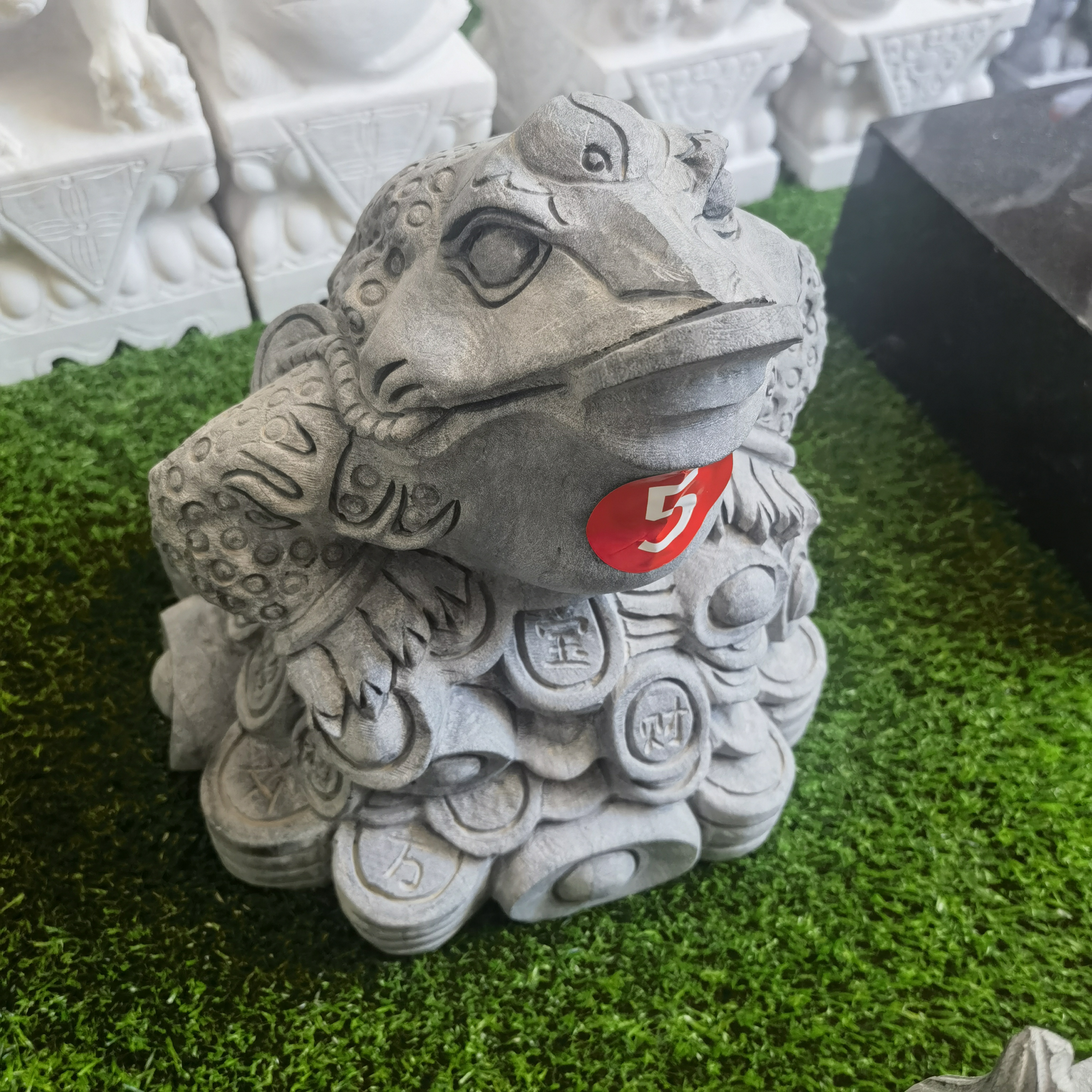 石雕青石晚霞红汉白玉吐水三足金蟾喷水蟾蜍户外庭院景观装饰摆件