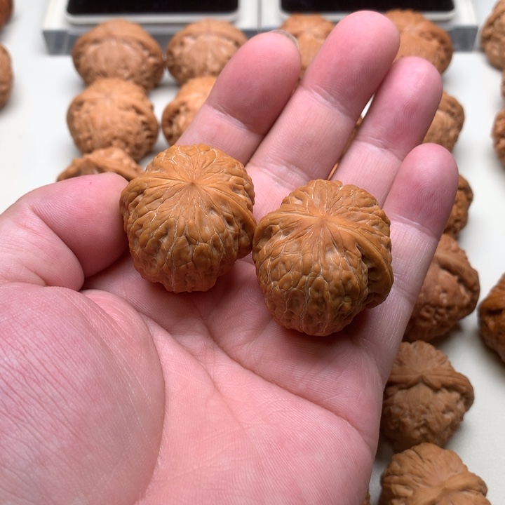 文玩核桃吊坠铁锤