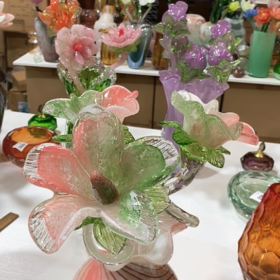 琉璃花瓶高45厘米宽9厘米