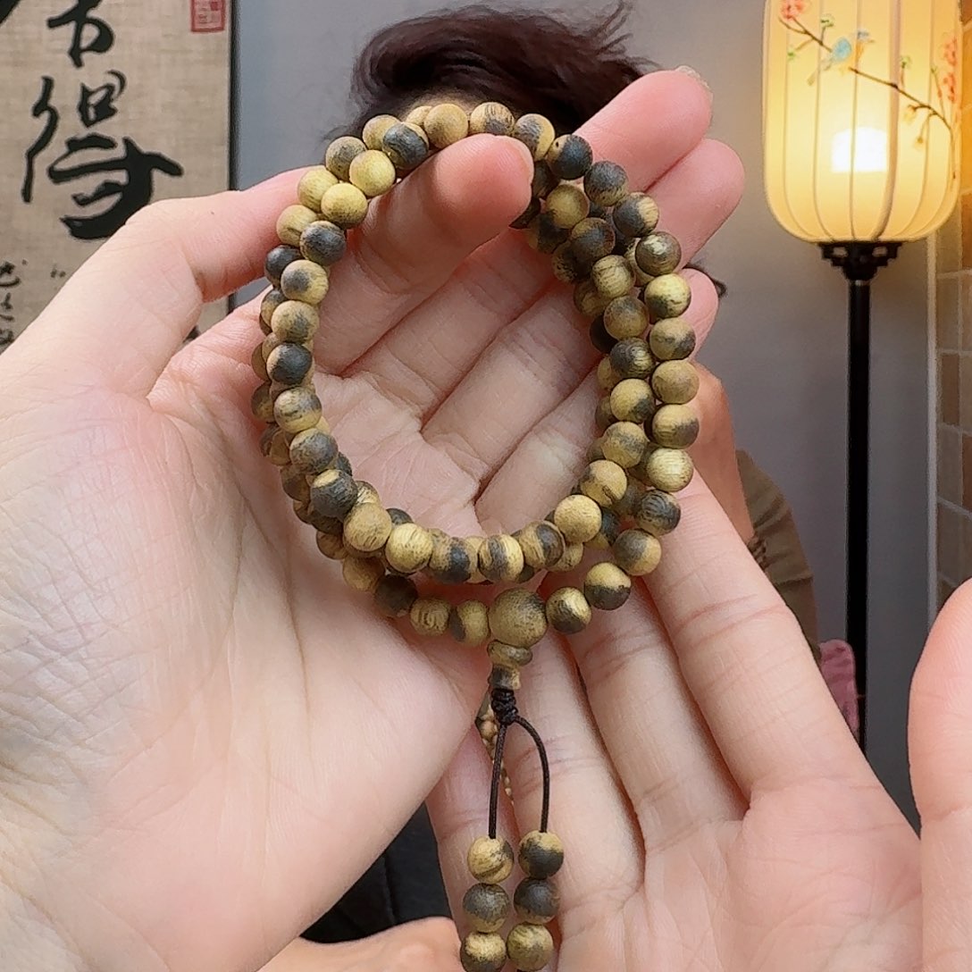 沉香手串海南文昌白奇0.6*108