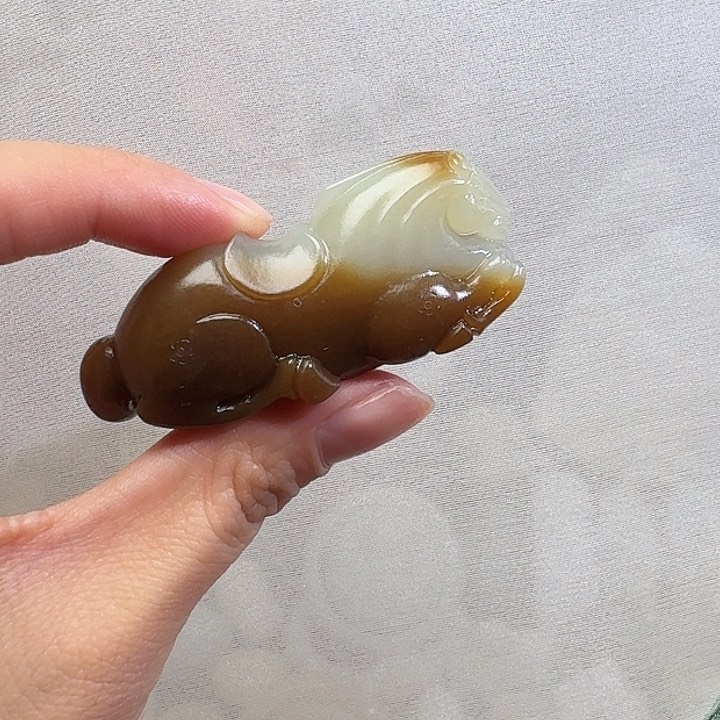 和田玉颈饰未镶嵌且末金山糖白36g