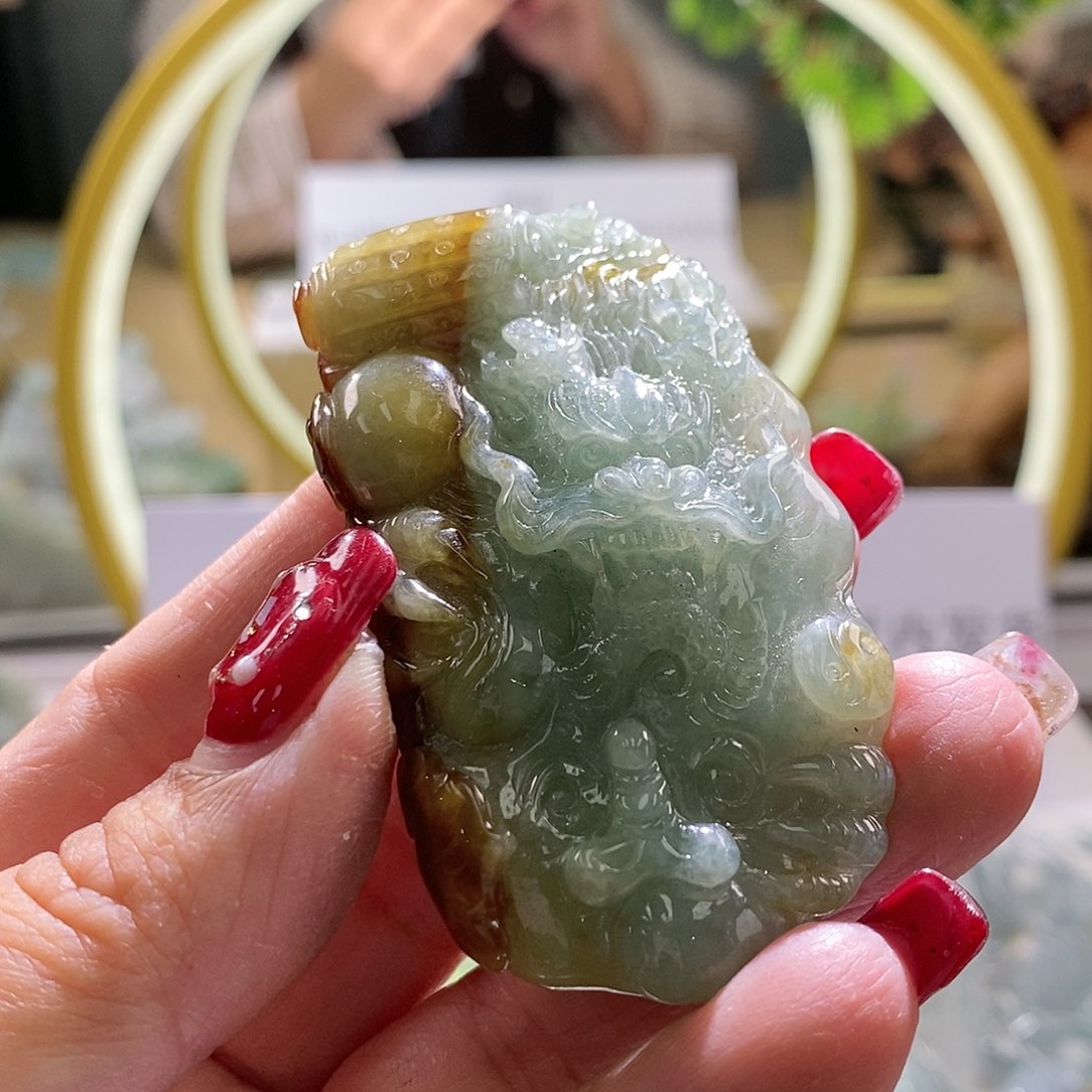 【闪购商品】翡翠颈饰未镶嵌龙牌