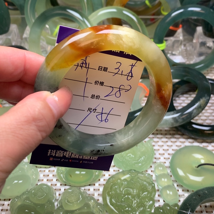 蛇纹石玉手镯未镶嵌萧*睿