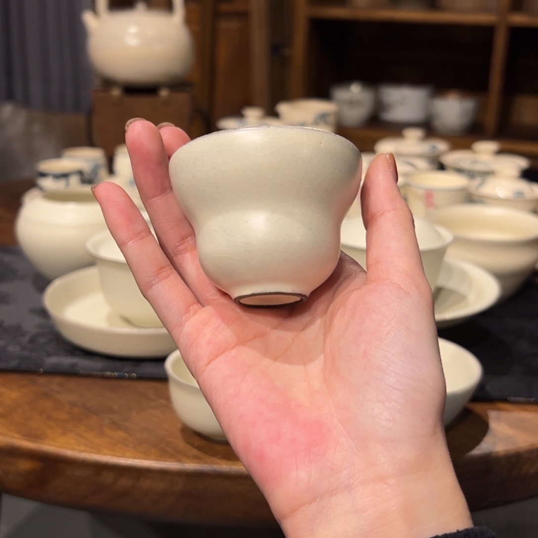 摆件陶瓷。      陶瓷。        