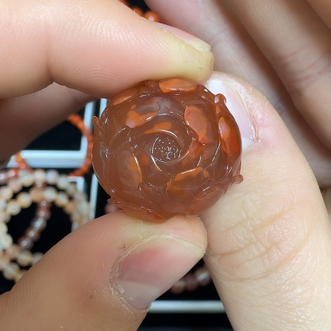 南红玛瑙未镶嵌川料瓦西飘花牡丹花10.6g